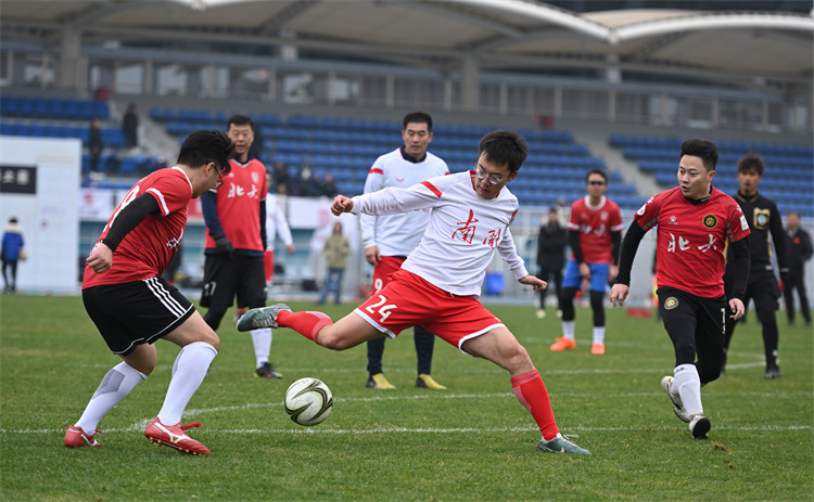 南开校友参加第二届“西南联大杯” 校友足球友谊赛